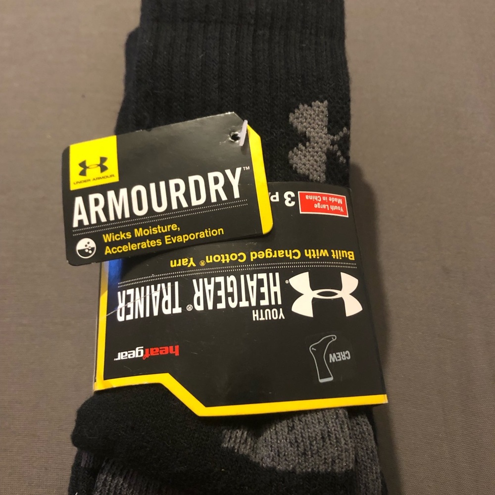 Brand new youth 1-4 under armour 3 pair sock